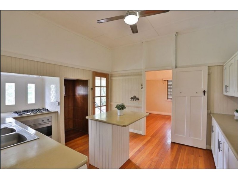 8 Joffre Street, Booval QLD 4304