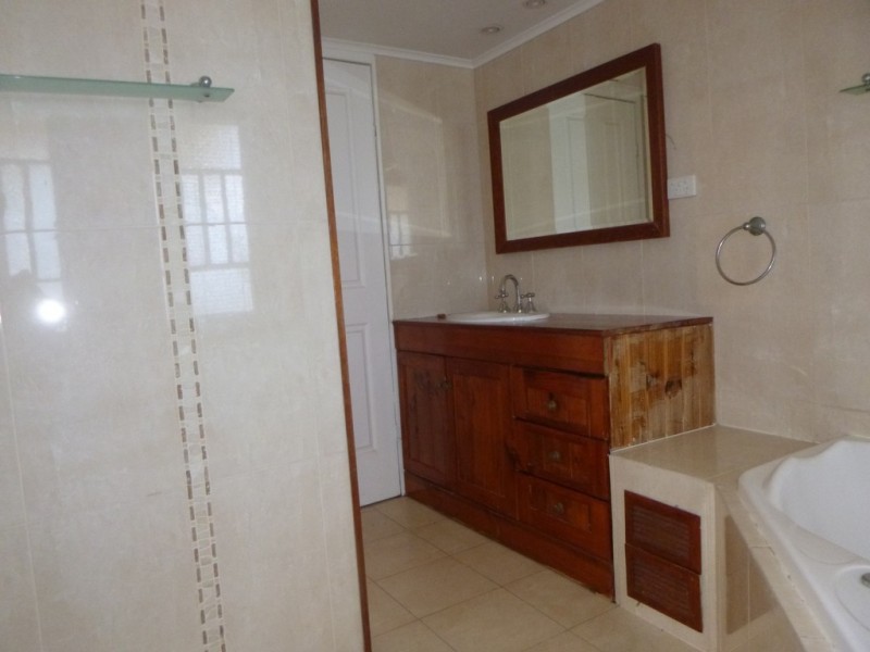 8 Joffre Street, Booval QLD 4304