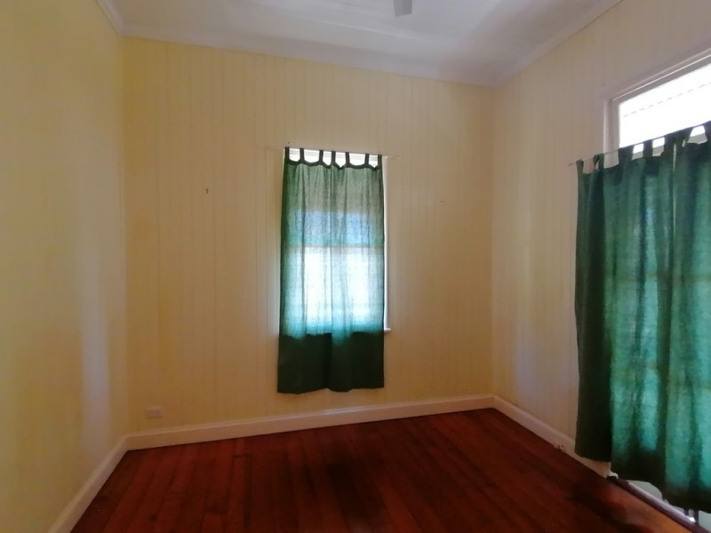 4 Coronation Street, East Ipswich QLD 4305