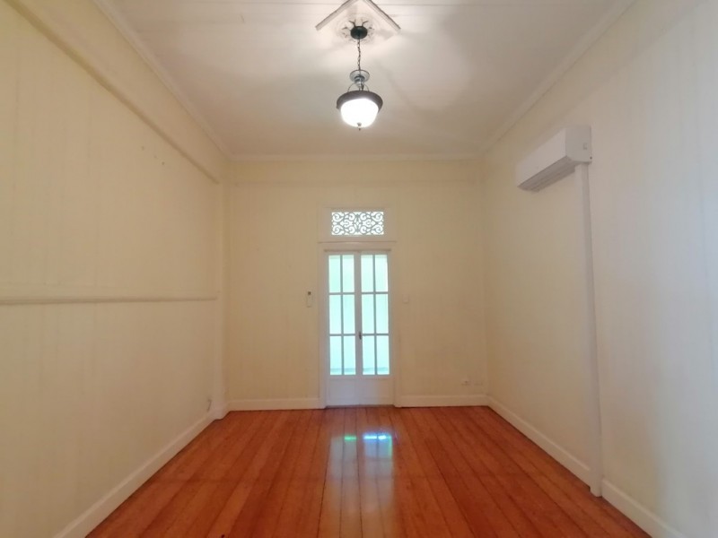 4 Coronation Street, East Ipswich QLD 4305