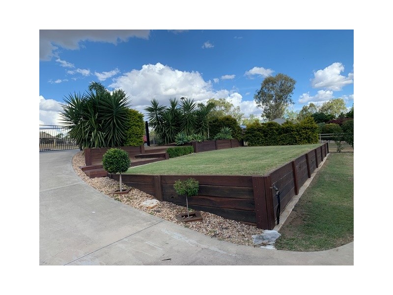 1 Pat Slattery Place, Lowood QLD 4311