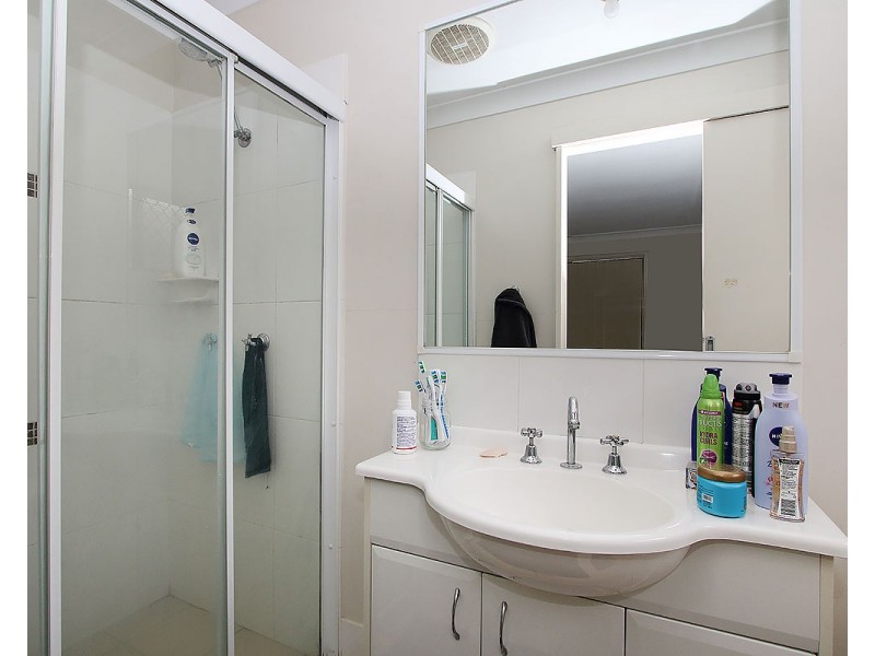 2 Heit Court, North Booval QLD 4304