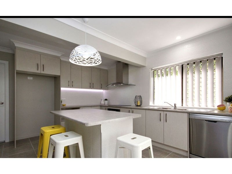 8 Railway Street, East Ipswich QLD 4305