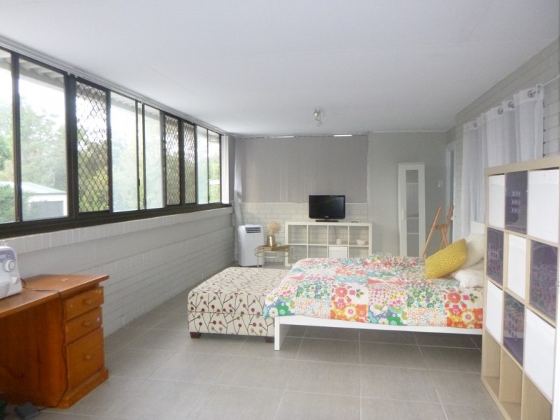 8 Railway Street, East Ipswich QLD 4305