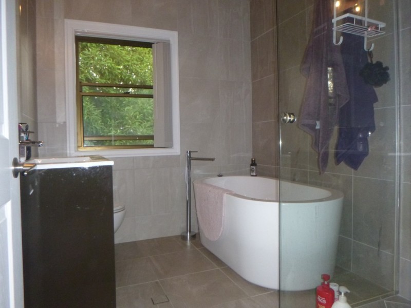 8 Railway Street, East Ipswich QLD 4305