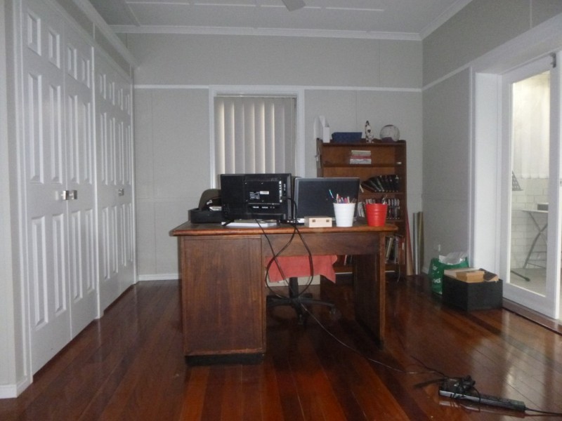 8 Railway Street, East Ipswich QLD 4305