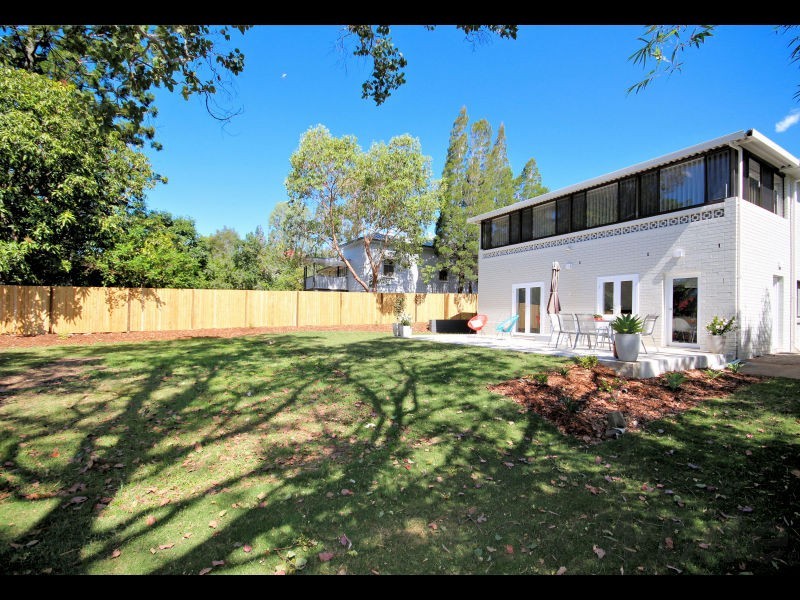 8 Railway Street, East Ipswich QLD 4305