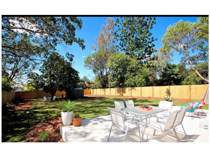 8 Railway Street, East Ipswich QLD 4305