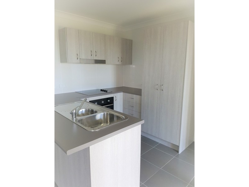 2/2 Sapphire Street, Brassall QLD 4305