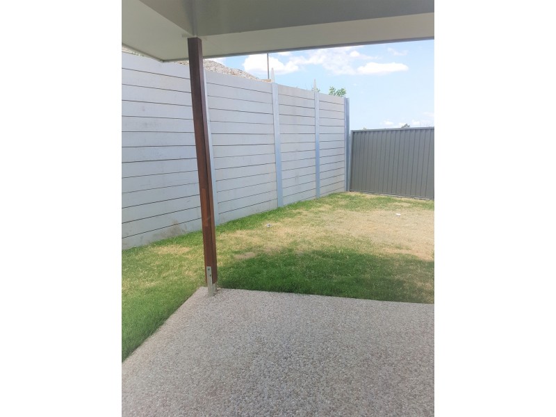 2/2 Sapphire Street, Brassall QLD 4305