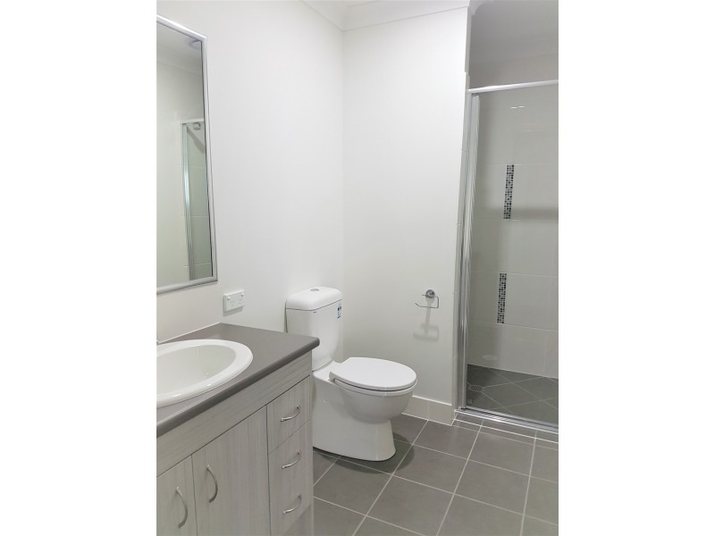 2/2 Sapphire Street, Brassall QLD 4305