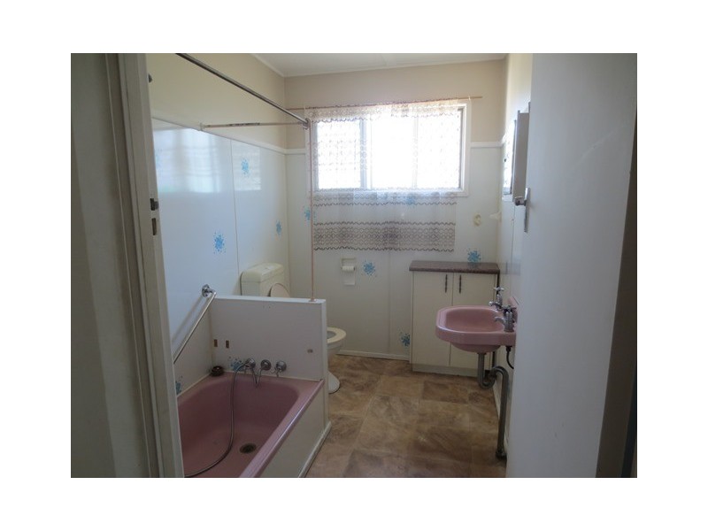 1/63 Downs Street, Ipswich QLD 4305