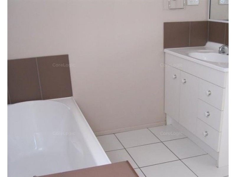 72 Cole St, Silkstone QLD 4304