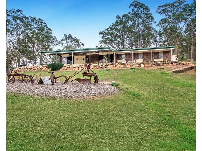 17 Alfred St, Grandchester QLD 4340