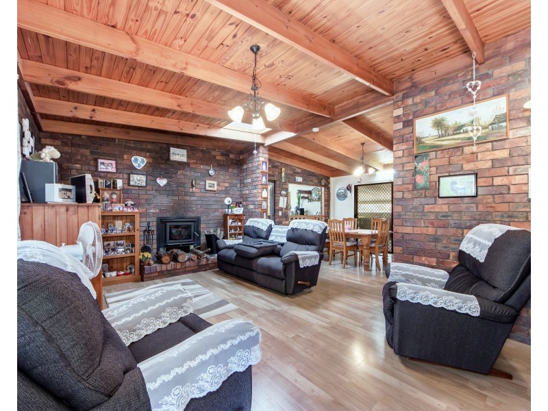 17 Alfred St, Grandchester QLD 4340