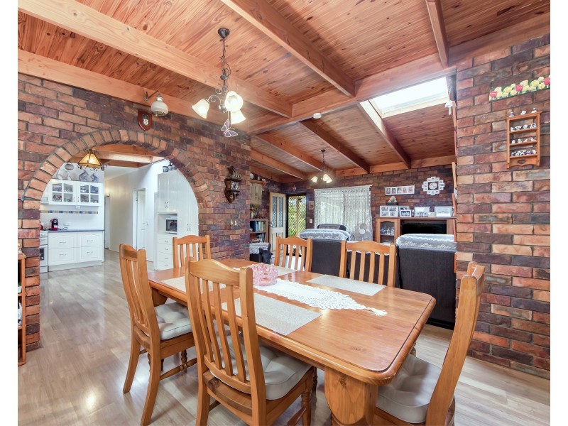 17 Alfred St, Grandchester QLD 4340