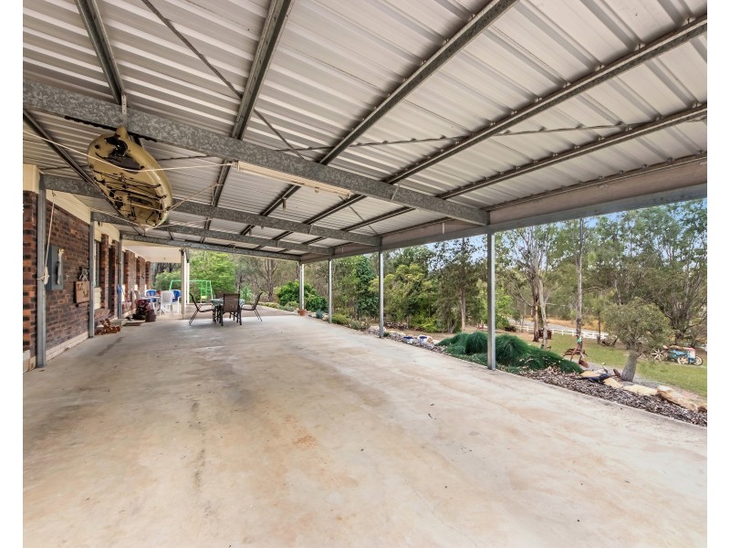 17 Alfred St, Grandchester QLD 4340