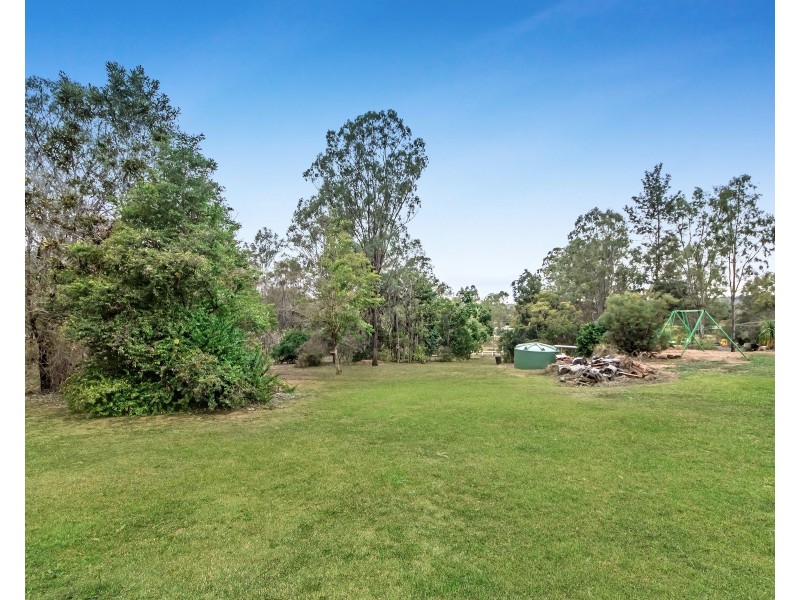 17 Alfred St, Grandchester QLD 4340
