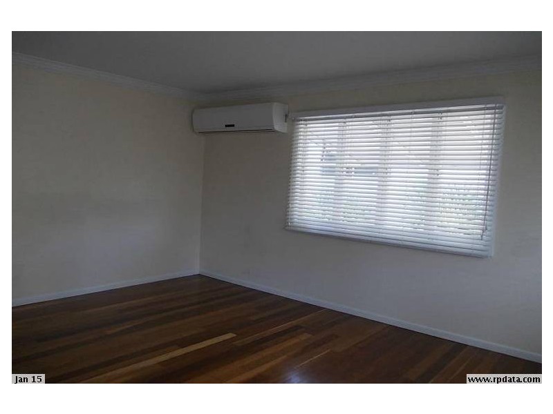 7 Logan Street, North Booval QLD 4304