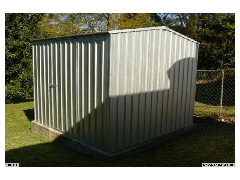 7 Logan Street, North Booval QLD 4304