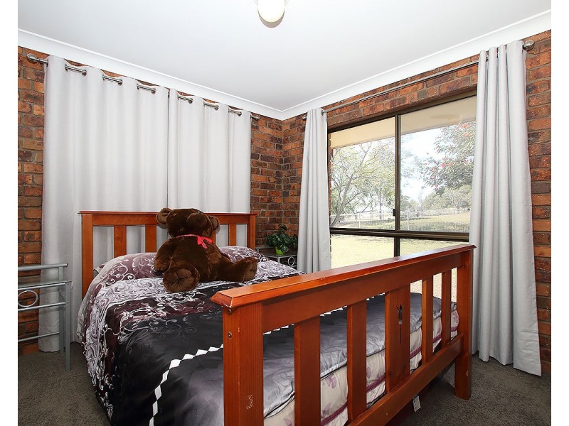 22 Shannon Rd, Lowood QLD 4311