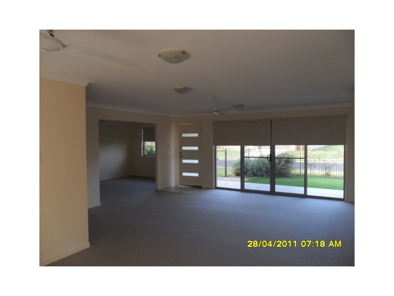 1/26 Sandpiper Street, Lowood QLD 4311