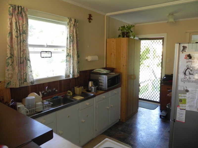 14 Short Street, Esk QLD 4312