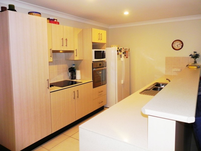 2/86 Titmarsh Cct, Fernvale QLD 4306