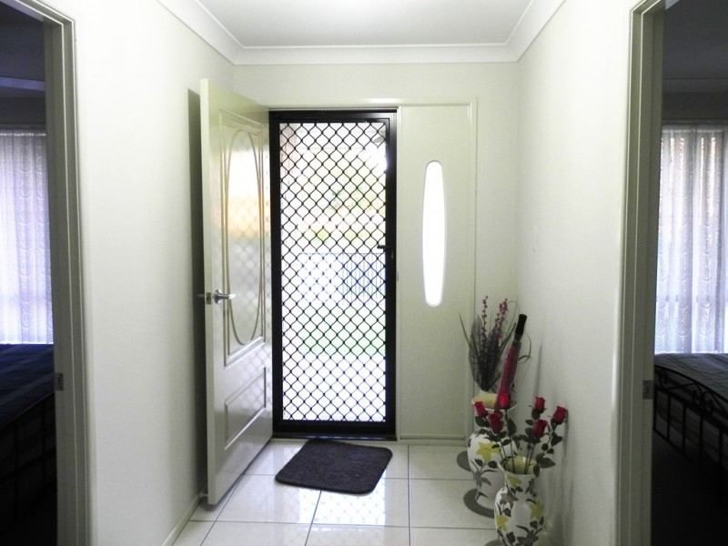 2/86 Titmarsh Cct, Fernvale QLD 4306