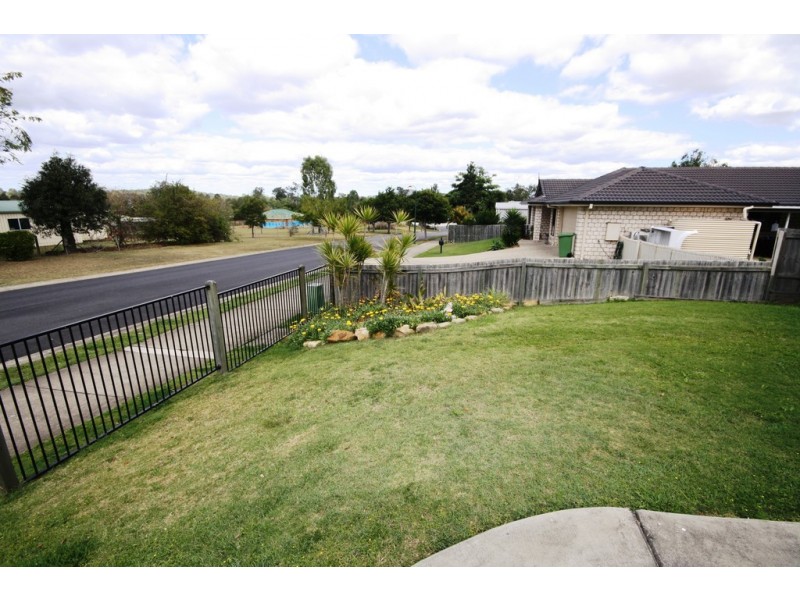 2/86 Titmarsh Cct, Fernvale QLD 4306