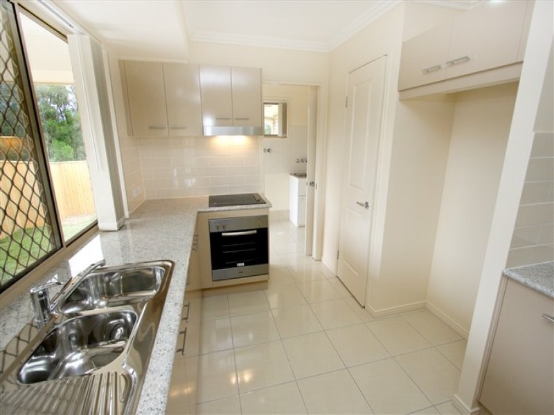 1013 Honeywood Drive, Fernvale QLD 4306