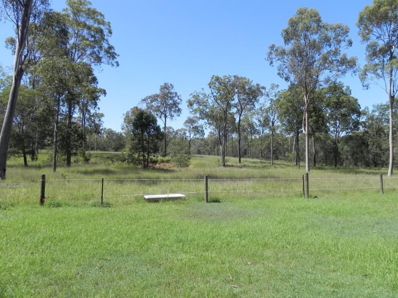 20 York Court, Mount Hallen QLD 4312