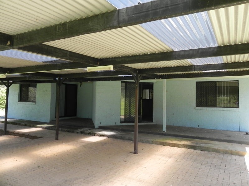 20 York Court, Mount Hallen QLD 4312