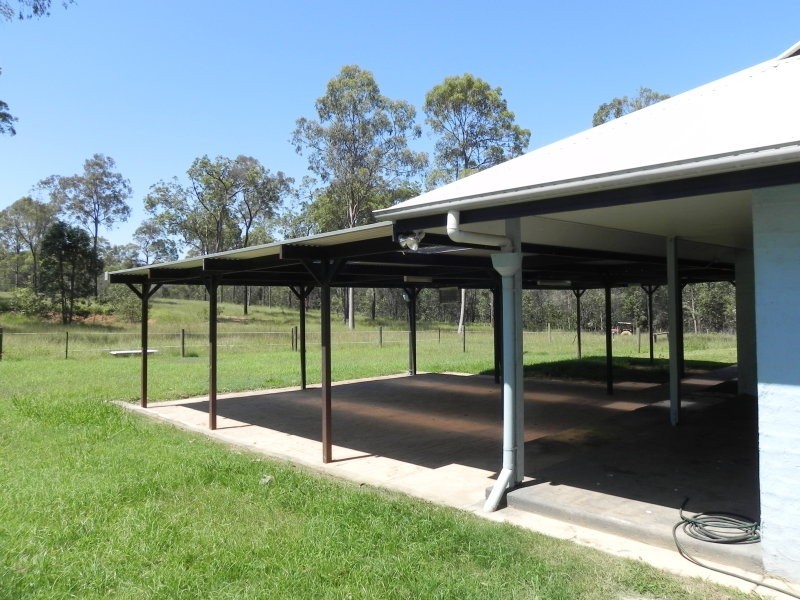 20 York Court, Mount Hallen QLD 4312