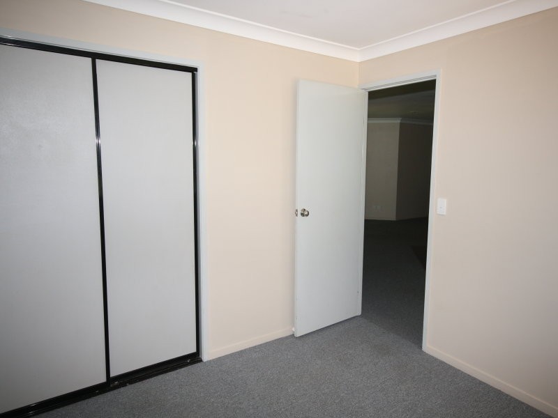 20 York Court, Mount Hallen QLD 4312