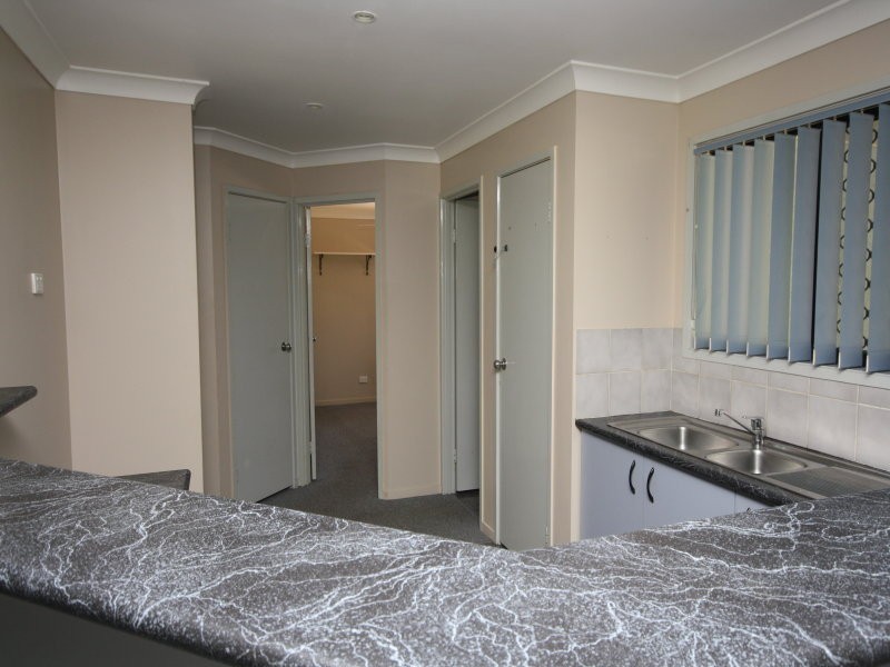 20 York Court, Mount Hallen QLD 4312