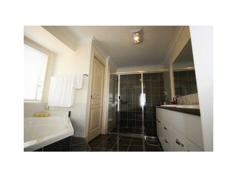 15 Truscott Court, Fernvale QLD 4306