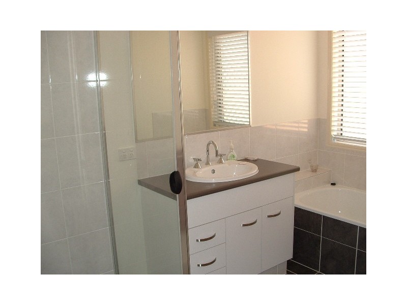 15 Truscott Court, Fernvale QLD 4306