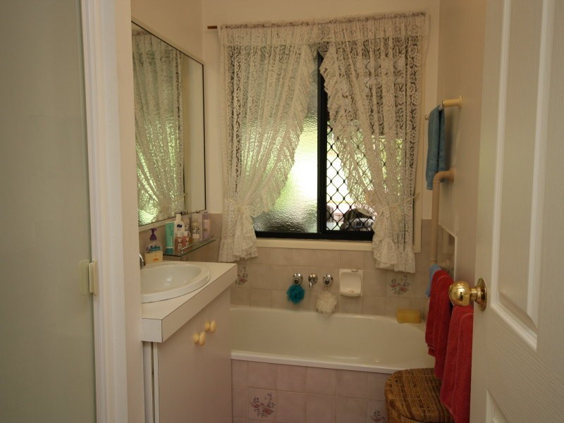 5 Cassia Court, Fernvale QLD 4306