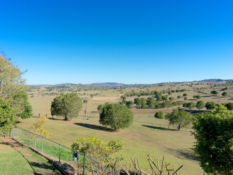 61 Strasburgs Road, Lark Hill QLD 4306