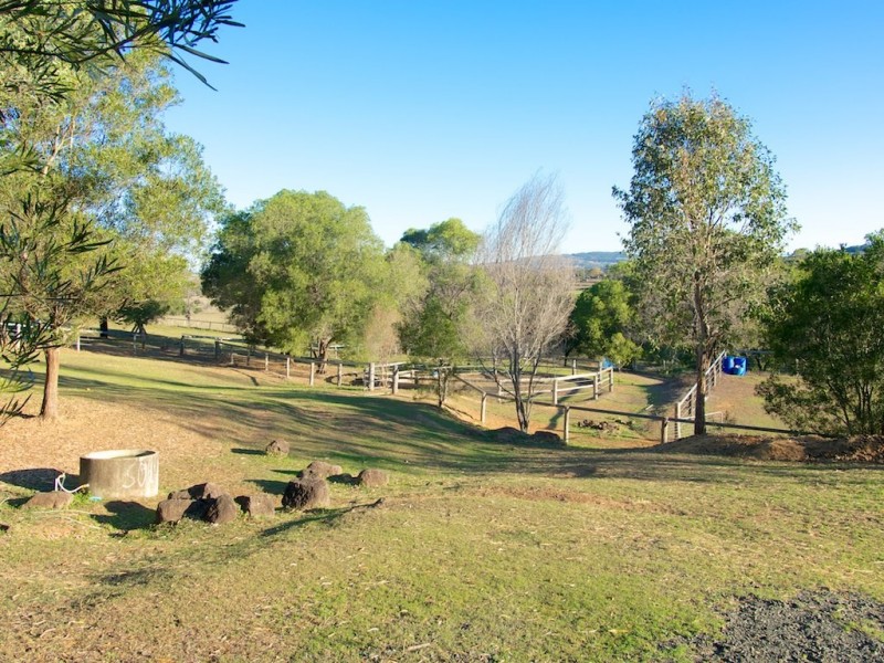 61 Strasburgs Road, Lark Hill QLD 4306