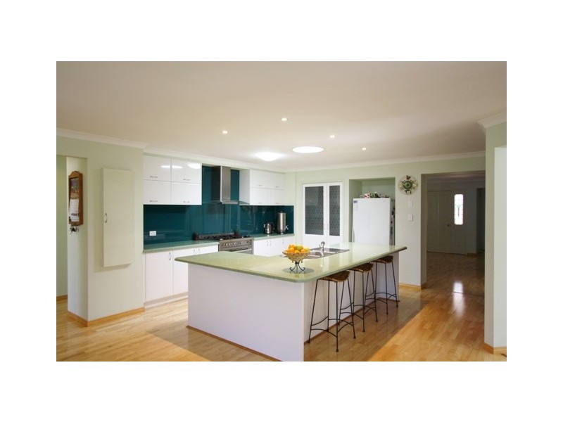 16 Macadamia Drive, Lowood QLD 4311