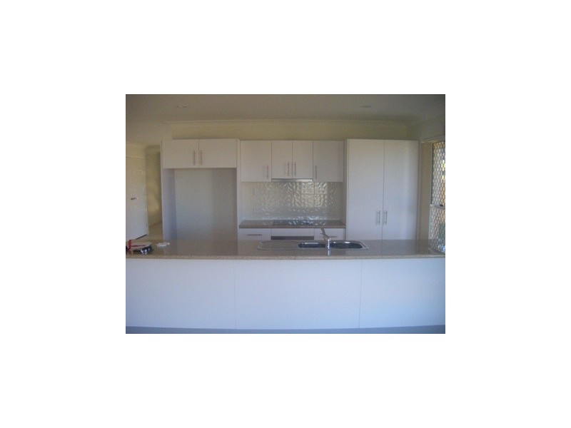 16 Benjamin Court, Yamanto QLD 4305