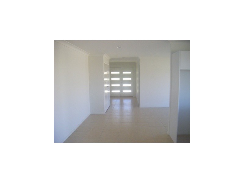 16 Benjamin Court, Yamanto QLD 4305