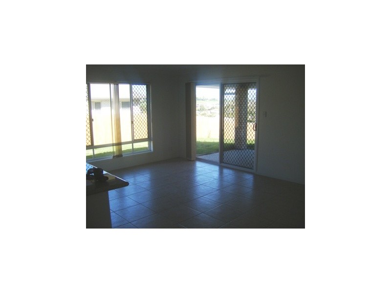 16 Benjamin Court, Yamanto QLD 4305