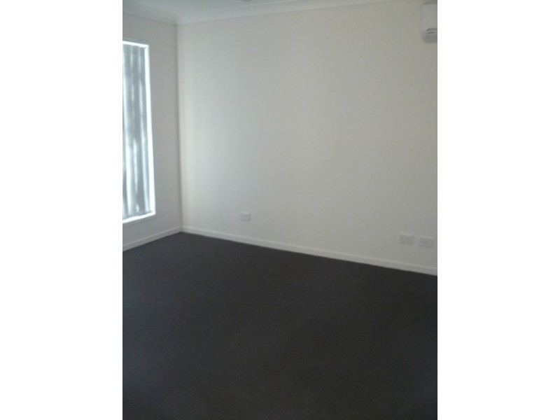 13 nixon st, North Booval QLD 4304