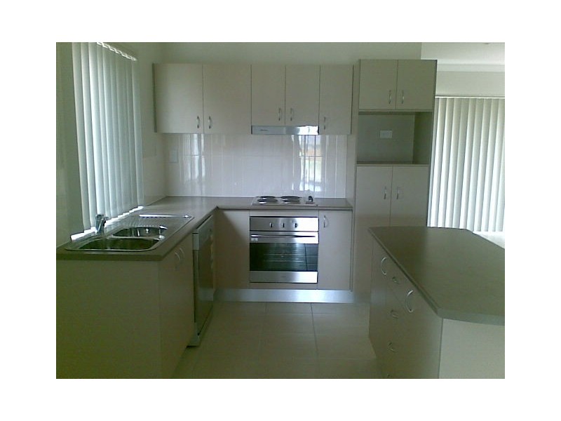 1/1 Heron Street, Lowood QLD 4311