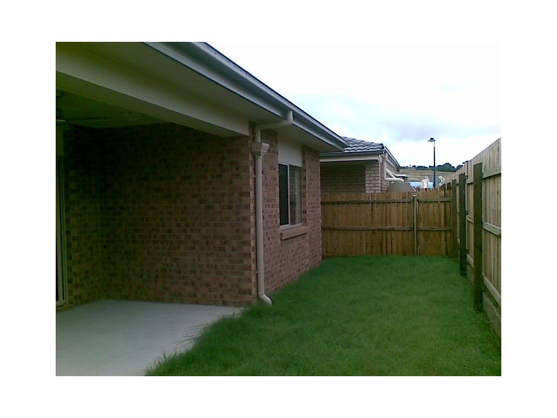 1/1 Heron Street, Lowood QLD 4311