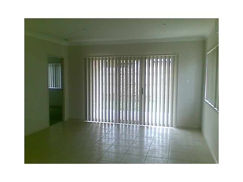 1/1 Heron Street, Lowood QLD 4311