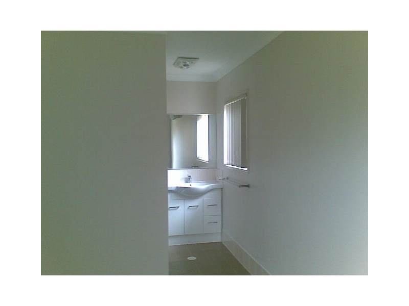 1/1 Heron Street, Lowood QLD 4311